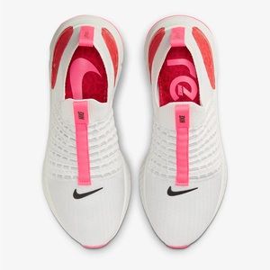 Like New Nike React Phantom Run Flyknit 2 size 9